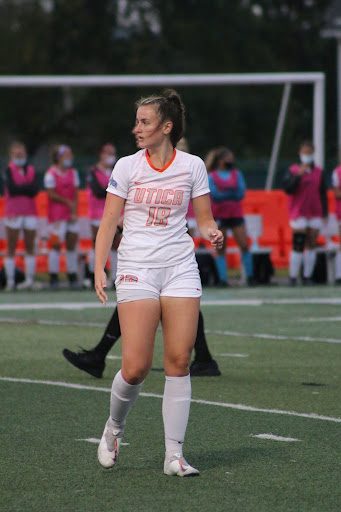 Sophomore Forward/Midfielder Kaela Mochak scored the game winning goal for the Pioneers from 35 yards out.