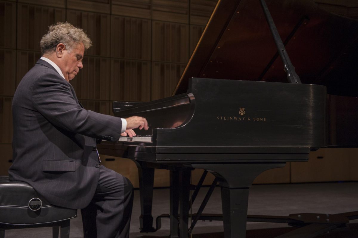 Classical pianist Jeffrey Siegel performs  Keyboard Conversations