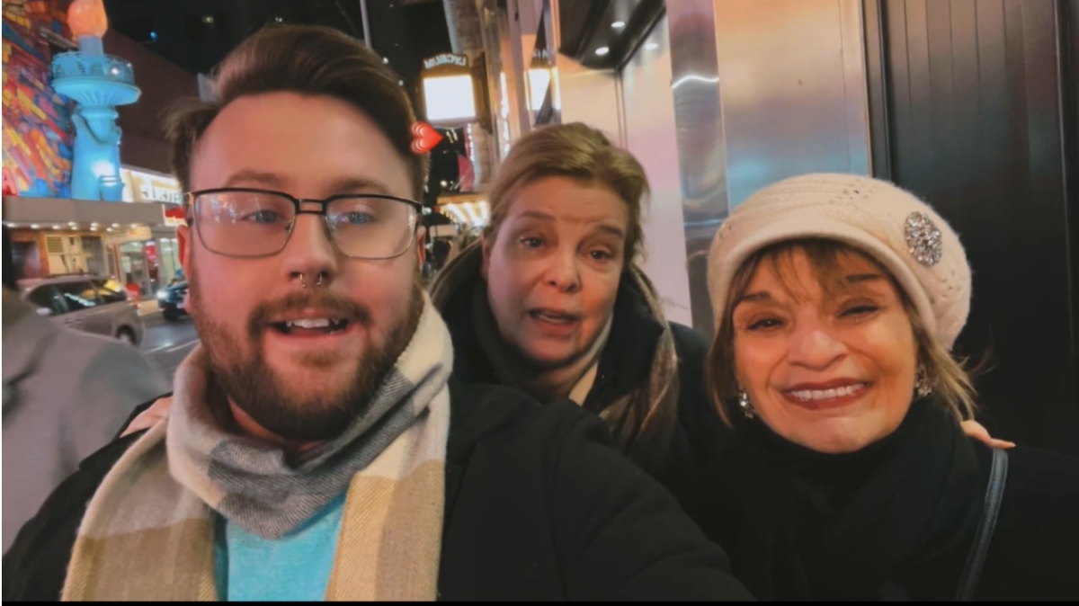 Dakota Wayne in NYC taking a selfing with actresses Catherine Curtin and Lin Tucci.

Photo courtesy of Dakota Wayne.
